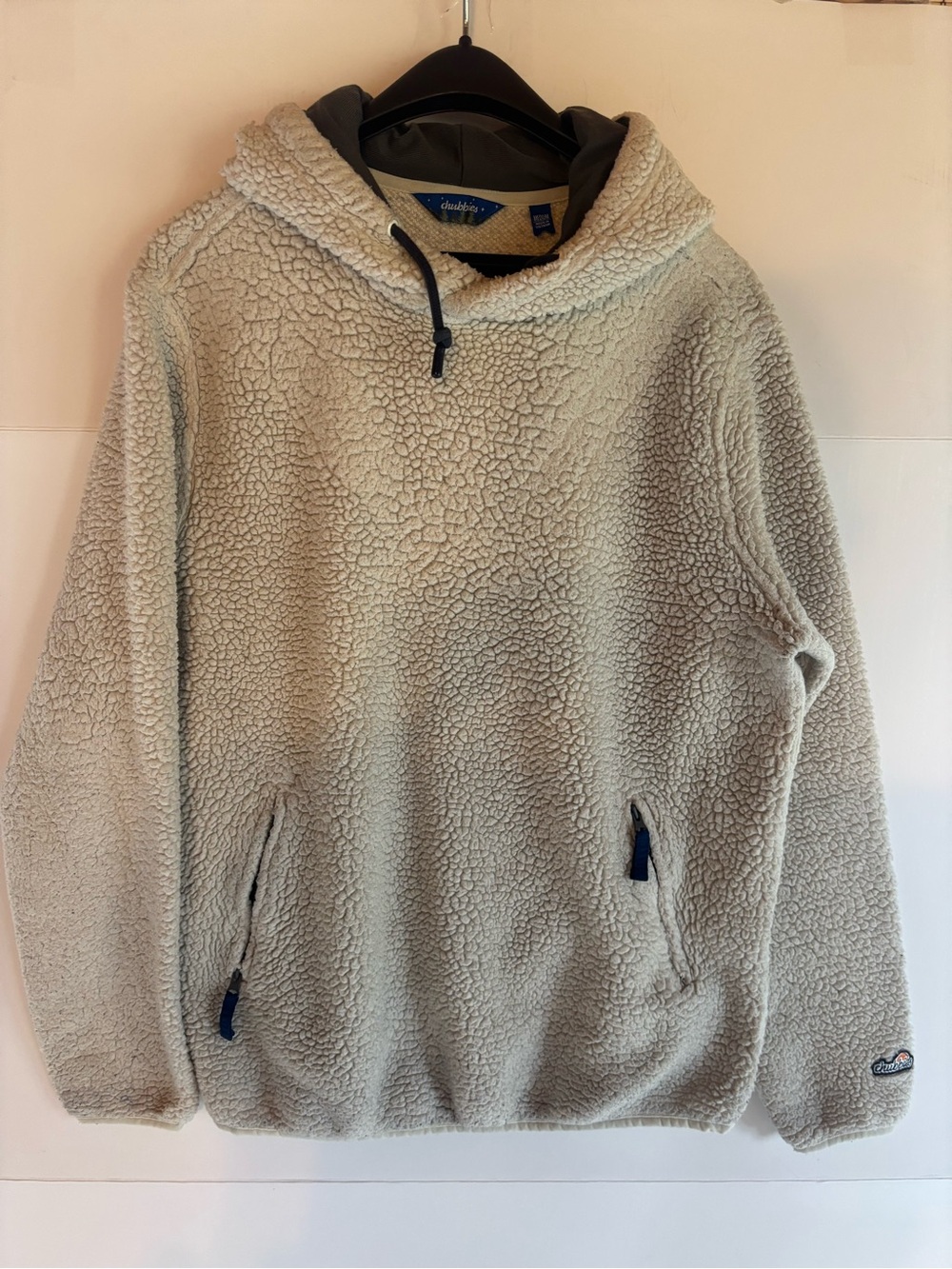 Chubbies Men’s Sherpa Fleece Pullover Hoodie Logo Zipper Cream, Size M